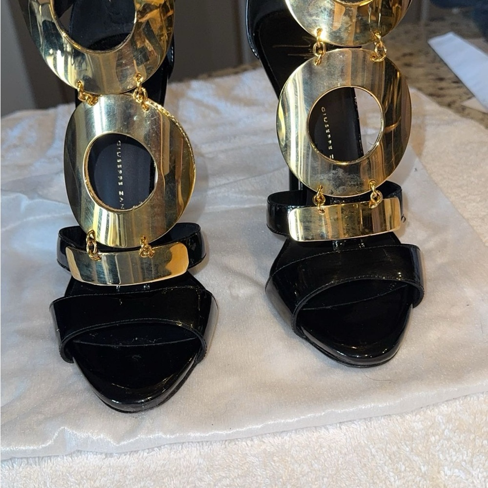 Giuseppe Zanotti Black and Gold Heels with Metallic Accents